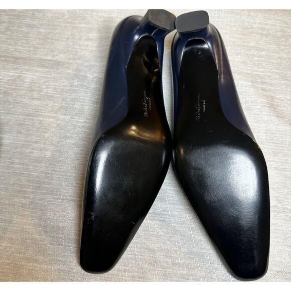 Salvatore Ferragamo Navy Blue Leather Heels Women’s Size 9.5 4A Narrow Italian - Picture 9 of 10